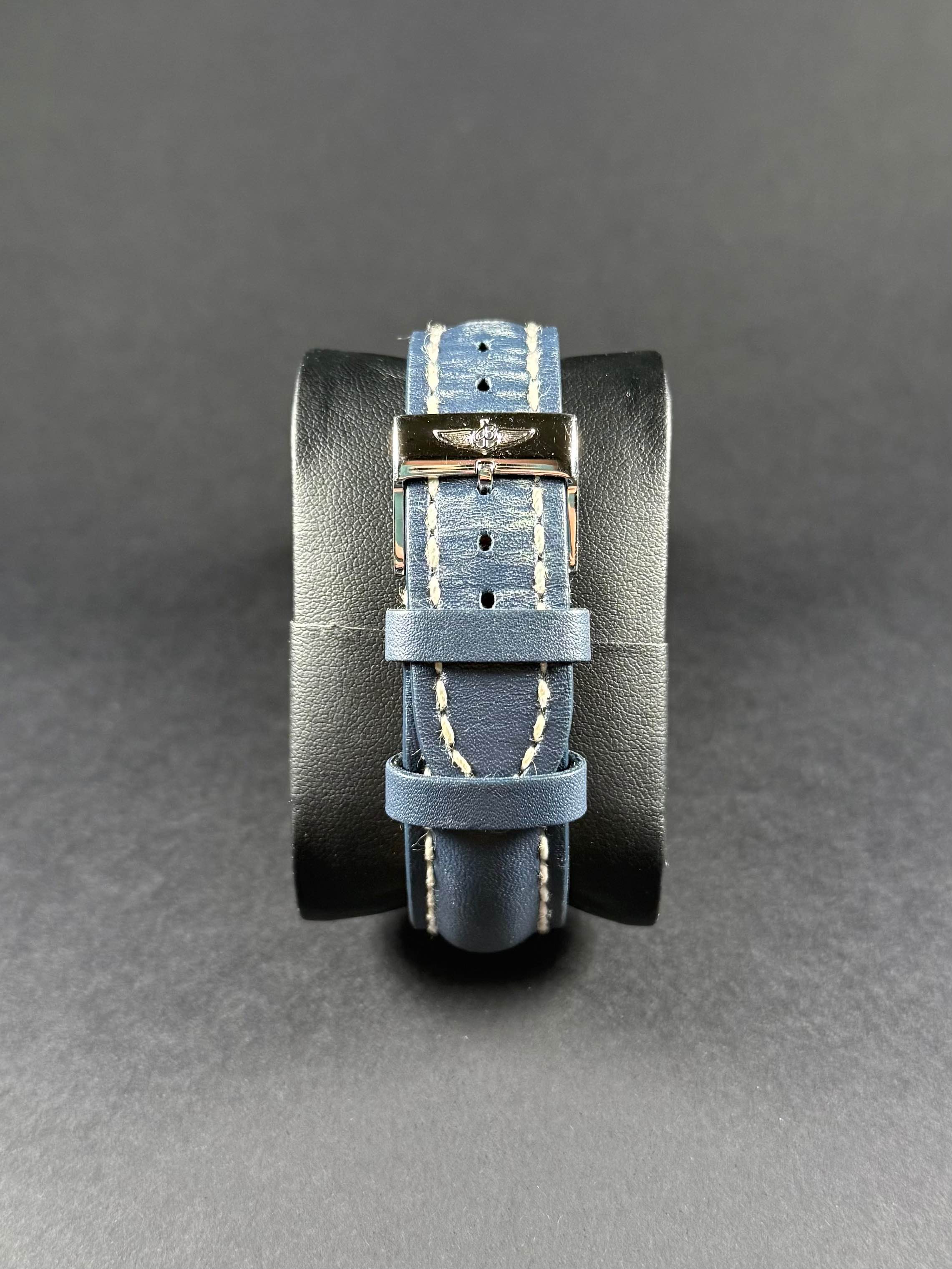 Breitling Chronospace vista trasera, calibre automático visible