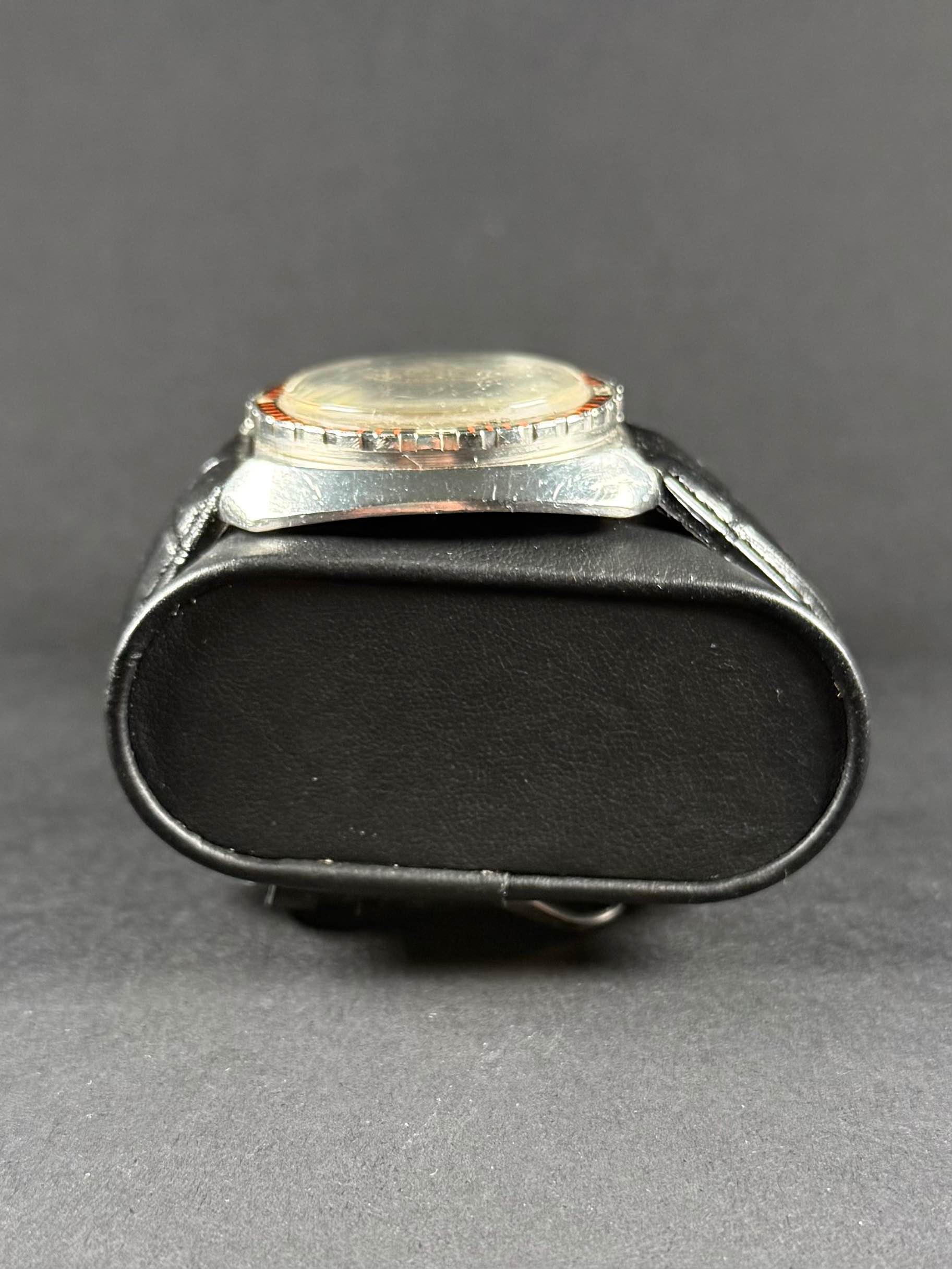 Longines Ultra-Chron 7970 lateral izquierdo, caja de acero inoxidable