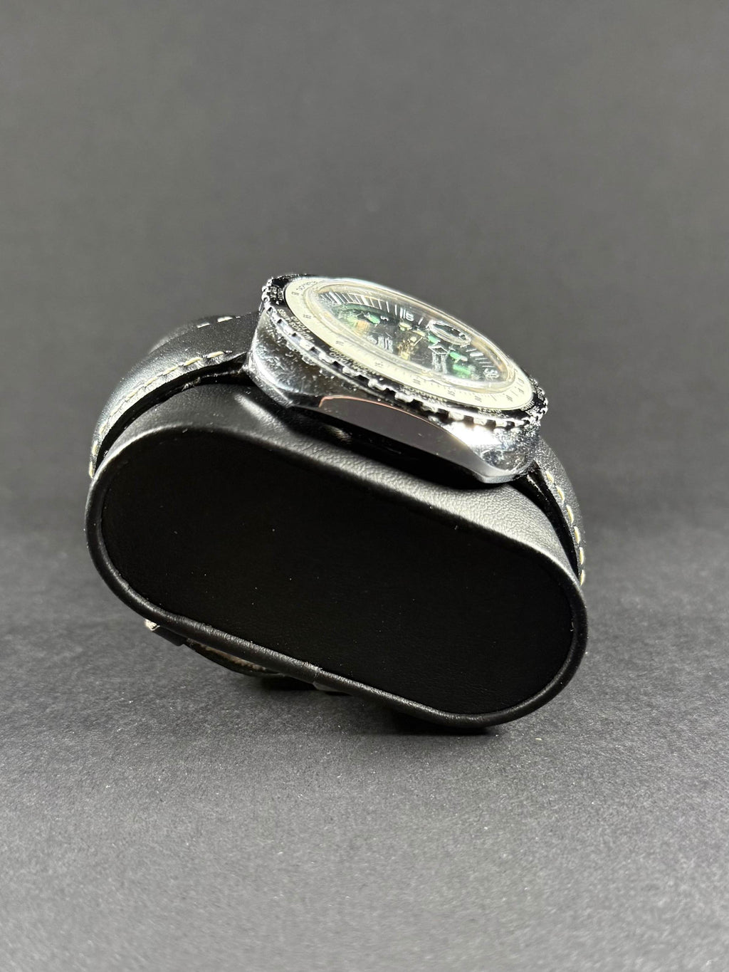 Mortima Superdatomatic lateral izquierdo, detalles de la caja y bisel