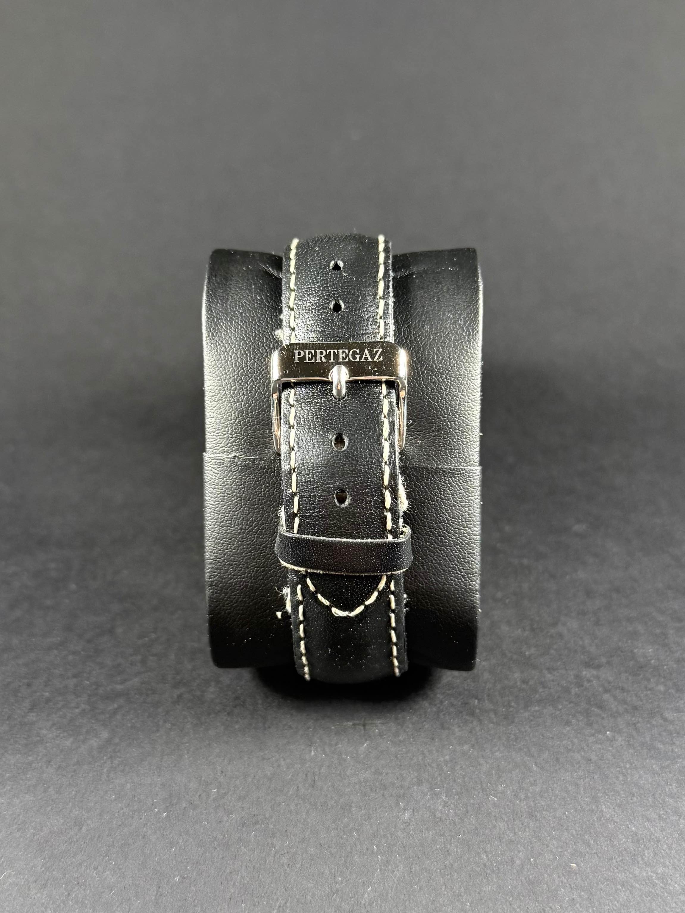 Mortima Superdatomatic vista trasera, calibre automático visible