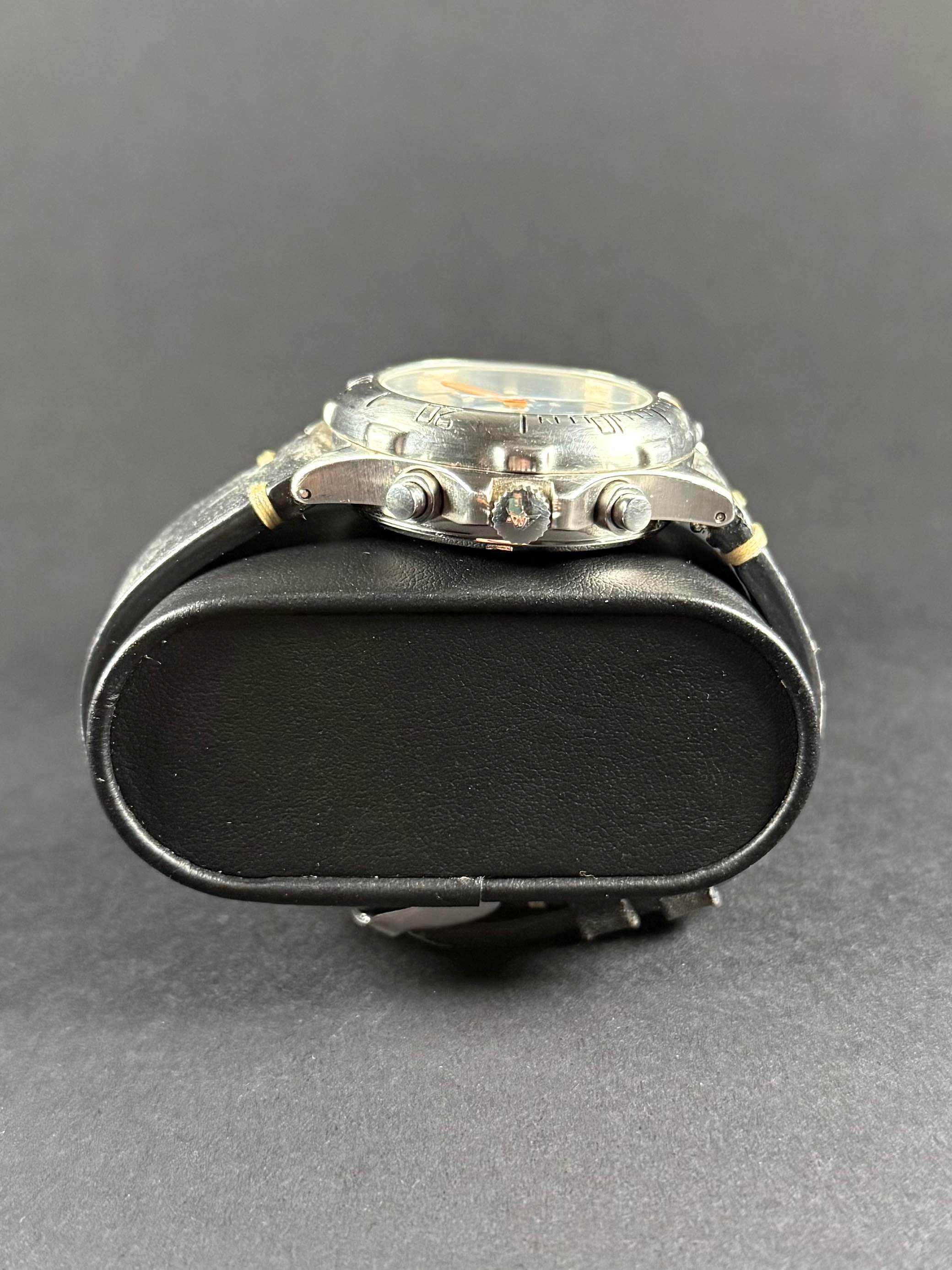 Squale Corallo lateral derecho, corona y caja de acero inoxidable